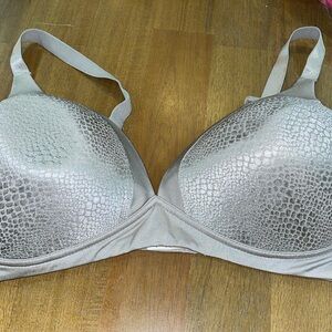 Warners 40D wireless bra EUC
